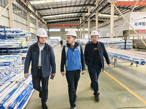 尋找實(shí)力不銹鋼管生產(chǎn)廠家？某項(xiàng)目領(lǐng)導(dǎo)視察旺坤工廠連連稱贊！